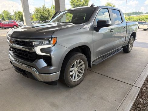 Used 2024 Chevrolet Silverado 1500 LT AWD/4WD image 2