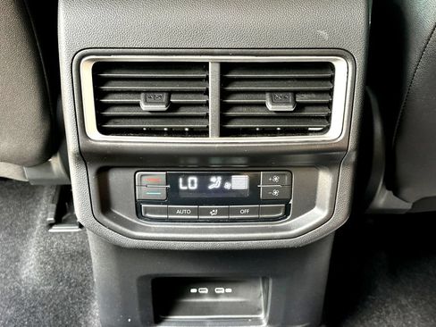 Certified 2026 Volkswagen Atlas SE FWD image 28