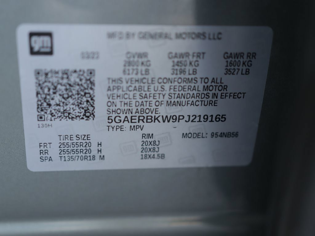 Used 2023 Buick Enclave Essence w/ Sport Touring Edition FWD image 38