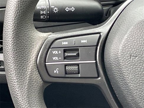 Used 2023 Honda Accord LX image 12