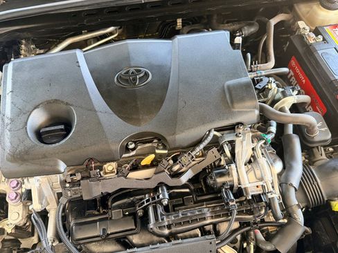 Used 2018 Toyota Camry SE FWD image 39