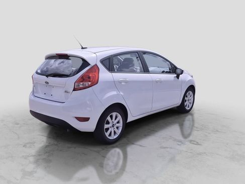 Used 2013 Ford Fiesta SE FWD image 8