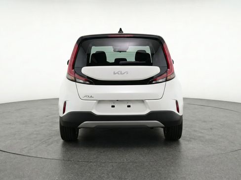 Used 2025 Kia Soul LX w/ LX Technology Package FWD image 7