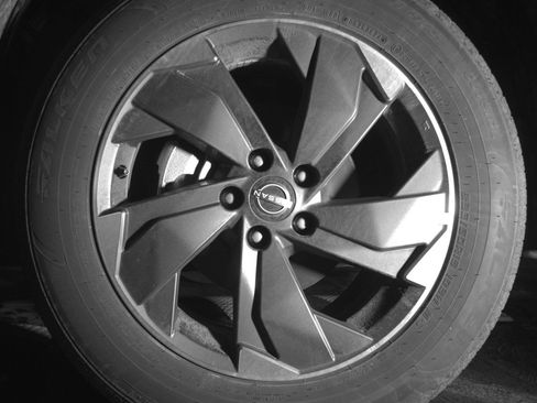Used 2025 Nissan Rogue SV FWD image 12