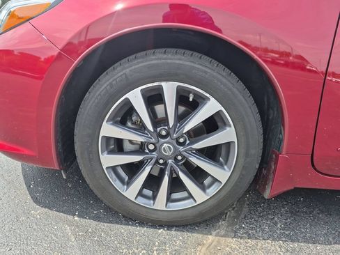 Used 2017 Nissan Altima 2.5 SV w/ Convenience Package FWD image 9