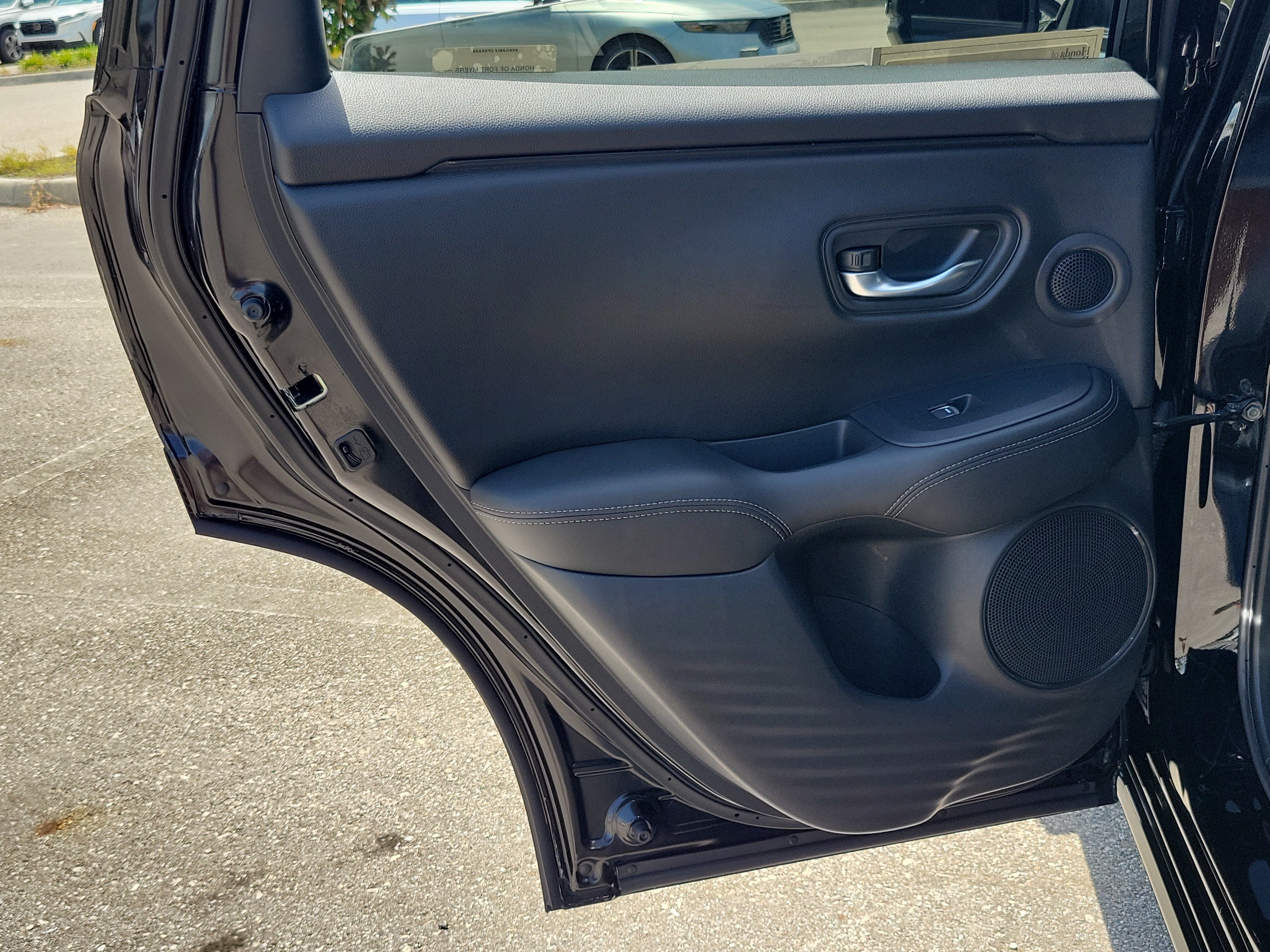 Used 2025 Honda HR-V EX-L image 13