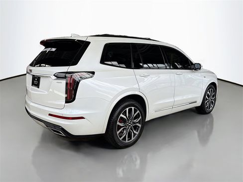 Used 2022 Cadillac XT6 Sport image 7