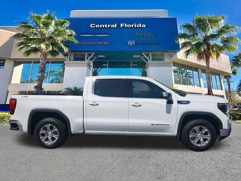 Used 2023 GMC Sierra 1500 SLE w/ X31 Off-Road Package image 4