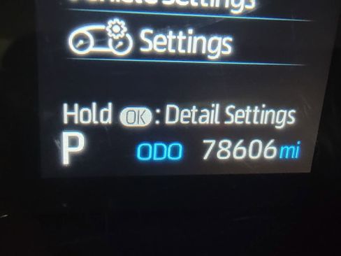 Used 2021 Toyota RAV4 LE image 17