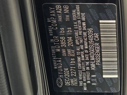 Certified 2025 Hyundai Elantra Sport image 34