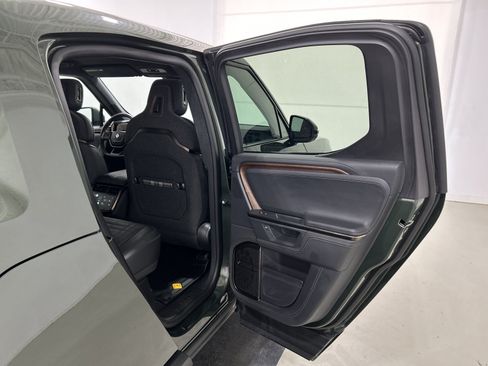 Used 2025 Rivian R1T Premium AWD/4WD image 19