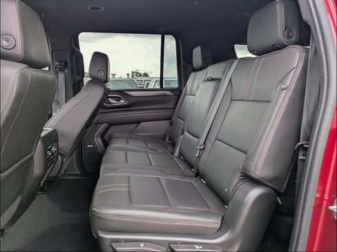 Used 2021 Chevrolet Suburban RST AWD/4WD image 15