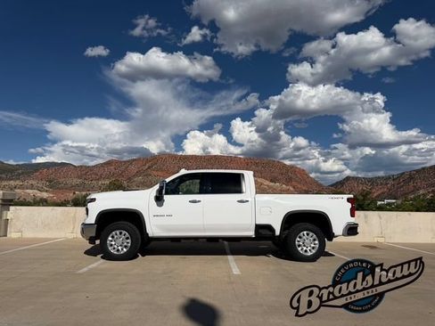 Used 2024 Chevrolet Silverado 3500 LTZ w/ LTZ Premium Package AWD/4WD image 4