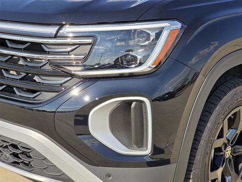 Used 2024 Volkswagen Atlas Peak Edition SEL image 6