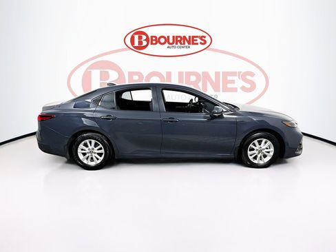 Used 2025 Toyota Camry LE image 9