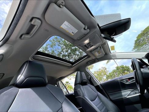 Used 2023 Toyota RAV4 XLE Premium image 17