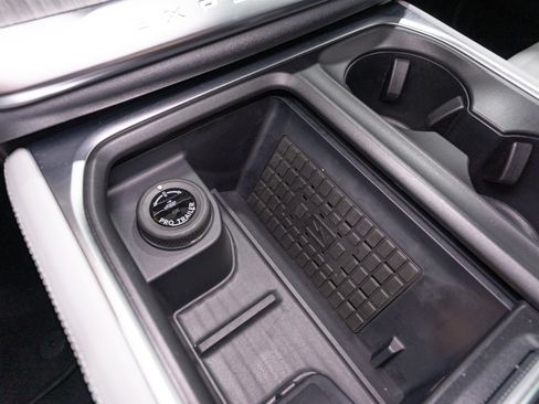 Used 2025 Ford Expedition Max Platinum w/ Platinum Ultimate Package AWD/4WD image 25