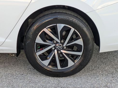 Used 2023 Volkswagen Jetta S image 9