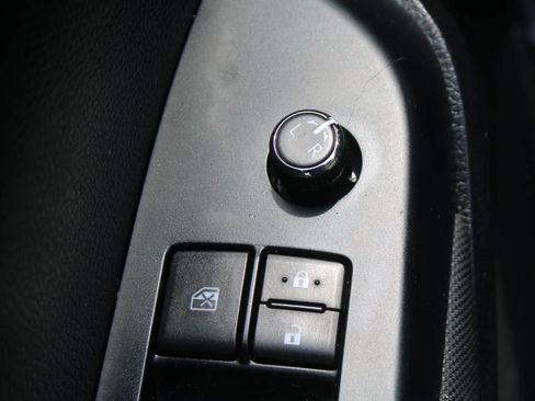 Used 2019 Toyota Highlander LE FWD image 20