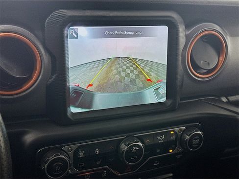 Used 2023 Jeep Gladiator Mojave w/ Cold Weather Group image 20