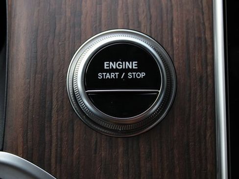 New 2025 Mercedes-Benz GLC 350e 4MATIC image 26