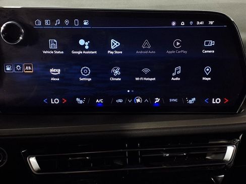 Used 2024 Chevrolet Traverse LT image 23