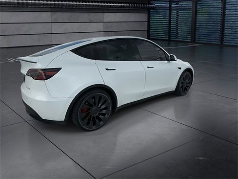 Used 2023 Tesla Model Y Performance image 8