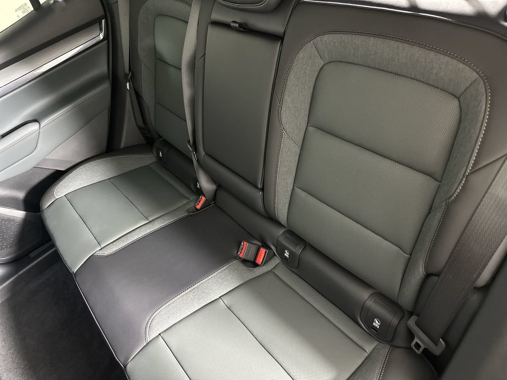 New 2027 GMC Terrain AT4 w/ LPO, Black Badging Package AWD/4WD image 26
