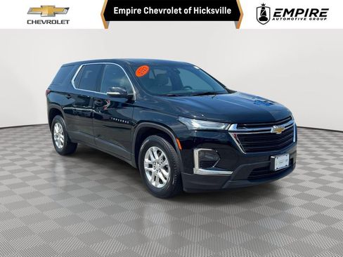 Used 2023 Chevrolet Traverse LS w/ Safety Package AWD/4WD image 1