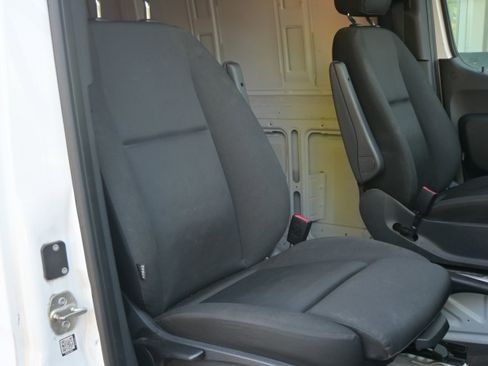 Used 2019 Freightliner Sprinter 3500 RWD image 32