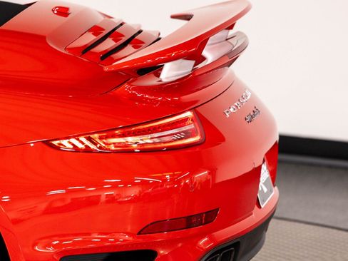 Used 2015 Porsche 911 Turbo S AWD/4WD image 39