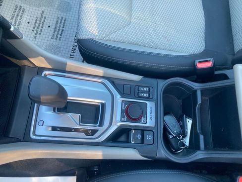 Used 2023 Subaru Forester Premium image 30