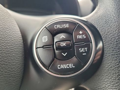 Used 2022 Kia Soul LX image 26