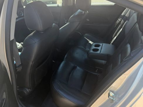 Used 2012 Chevrolet Cruze LT FWD image 3