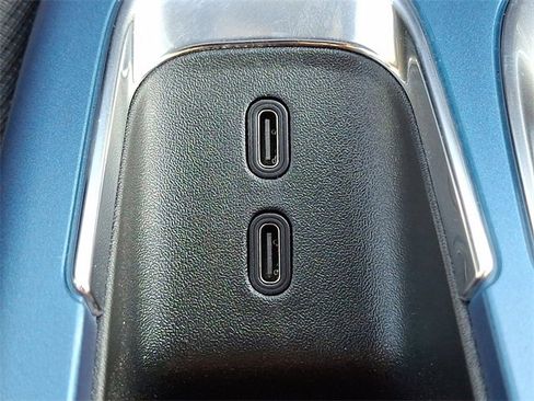 Used 2024 Chevrolet Equinox EV LT image 24