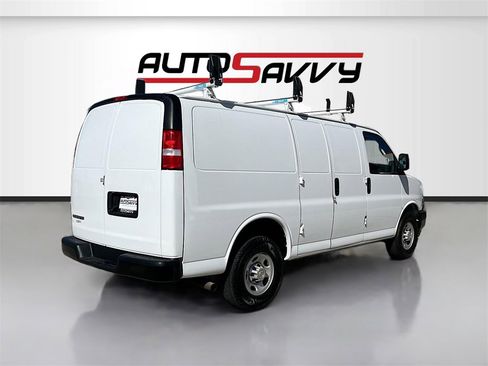 Used 2023 Chevrolet Express 2500 w/ Driver Convenience Package image 7