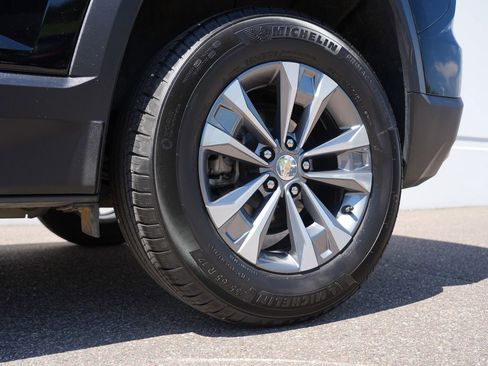 Used 2026 Chevrolet Equinox LT AWD/4WD image 32