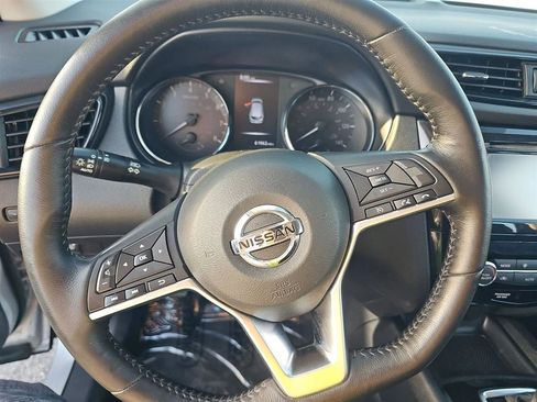 Used 2017 Nissan Rogue Sport SV w/ SV Premium Package image 10