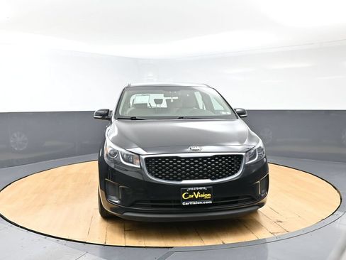 Used 2018 Kia Sedona L FWD image 4