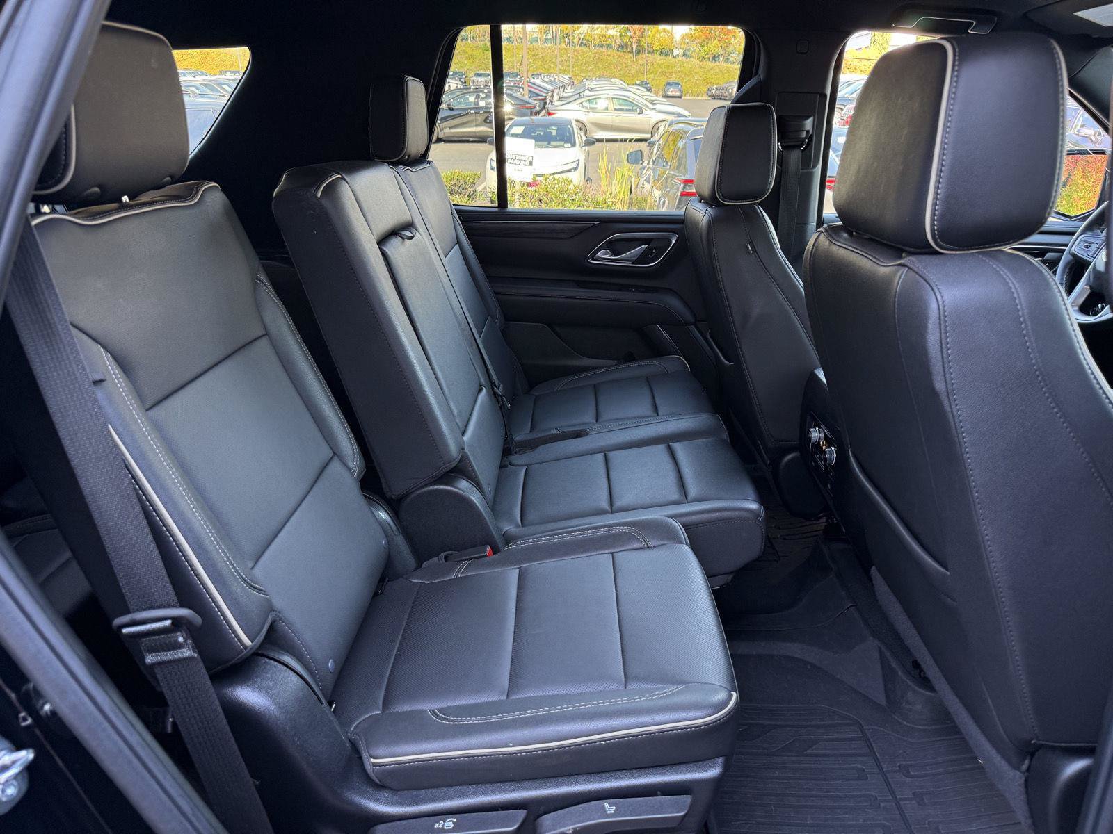 Used 2024 GMC Yukon SLT w/ SLT Luxury Package AWD/4WD image 22