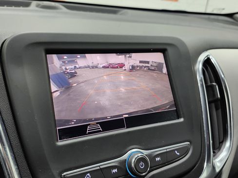 Used 2023 Chevrolet Equinox LS w/ LS Convenience Package image 2