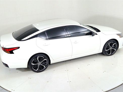 Certified 2024 Nissan Altima 2.5 SR image 41