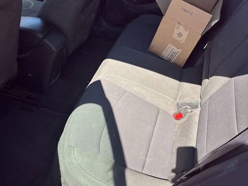 Used 2017 Chevrolet Cruze LT w/ Convenience Package image 18