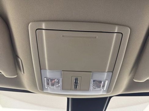 Used 2013 Lincoln MKX FWD image 13