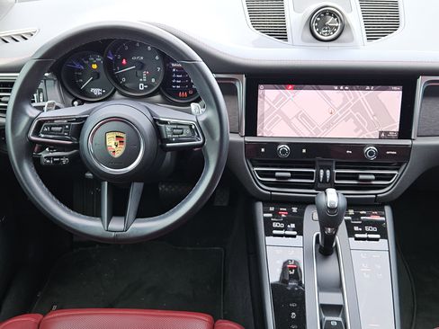 Certified 2023 Porsche Macan GTS image 25
