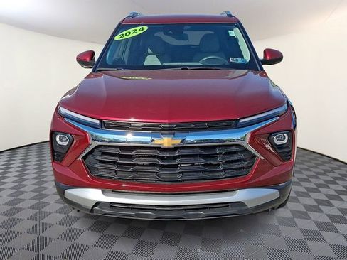 Used 2024 Chevrolet TrailBlazer LT AWD/4WD image 2
