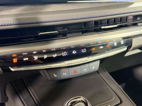 Certified 2024 Cadillac XT4 Sport w/ Trailering Package AWD/4WD image 17