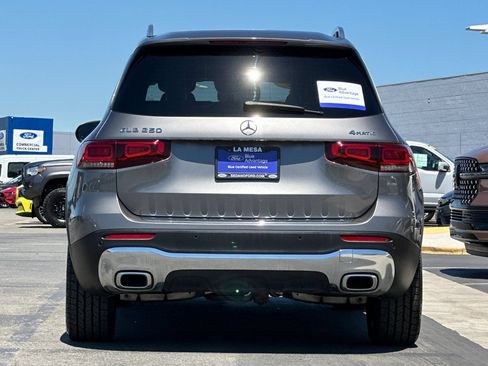 Used 2022 Mercedes-Benz GLB 250 4MATIC image 4