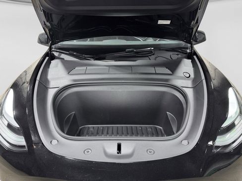 Used 2025 Tesla Model Y Long Range image 24