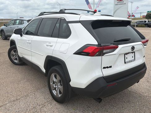 Used 2025 Toyota RAV4 XLE w/ Convenience Package FWD image 5